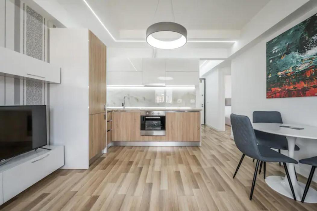 Miku Apartment-incredible City View 2bd At Myslym Shyri Appartement