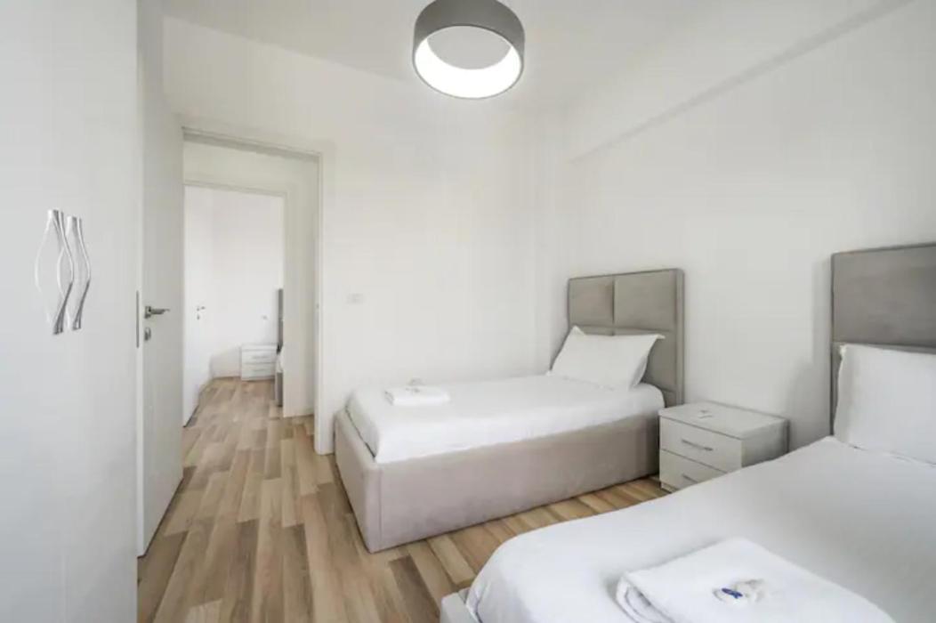 Miku Apartment-incredible City View 2bd At Myslym Shyri * Tirana